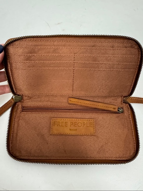 Free People Brown Vegan Leather Wristlet Wallet Zip Around Clutch Boho - Picture 5 of 9
